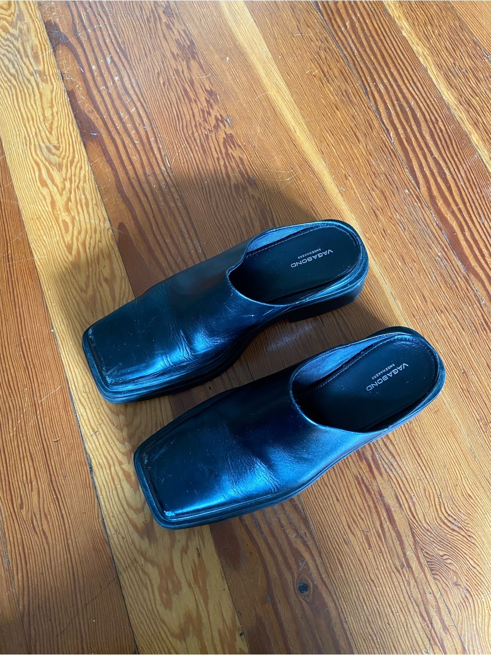 Vagabond Black Leather Square-Toe Slip-On Mules - Picture 5 of 5